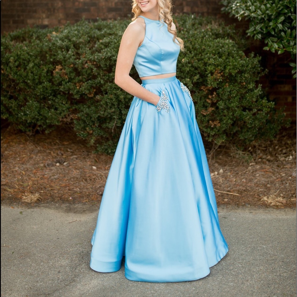 Sherri Hill Prom Dress - Picture 3 of 6